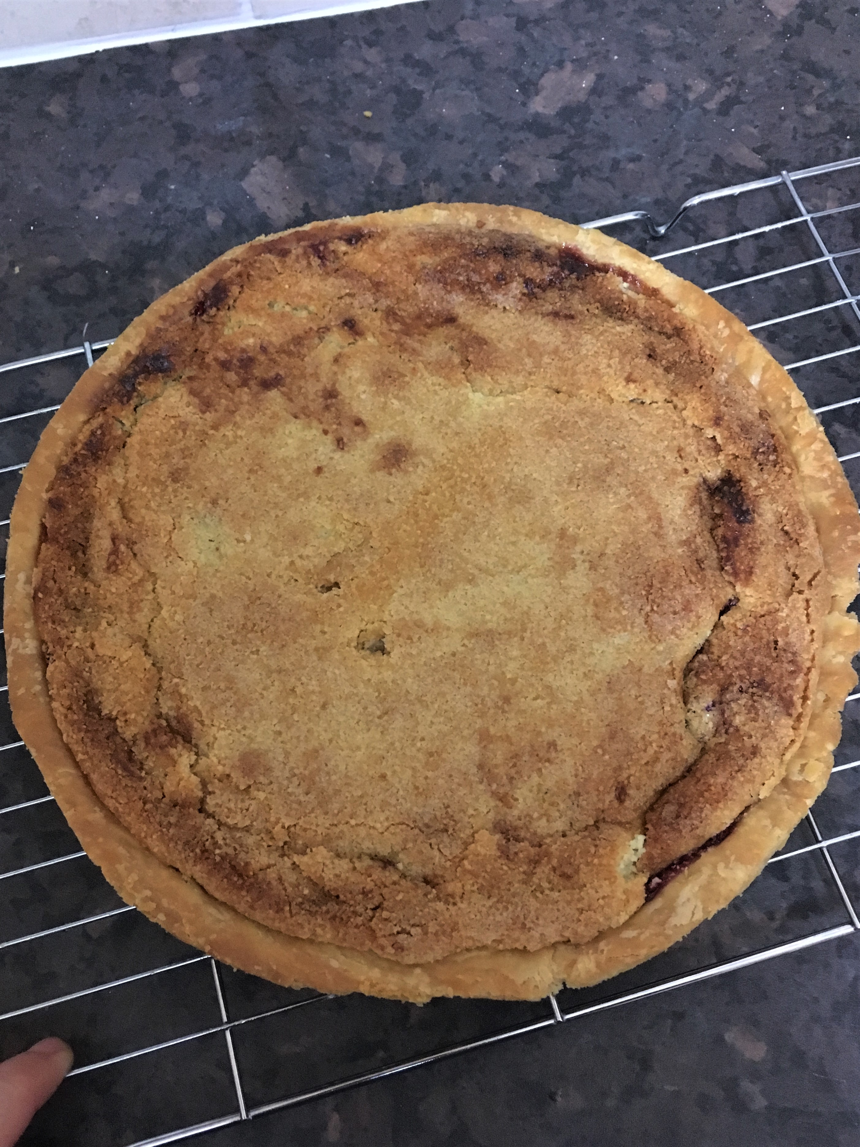 Mary Berry´s Bakewell Tart With Feathered Icing - TheUniCook