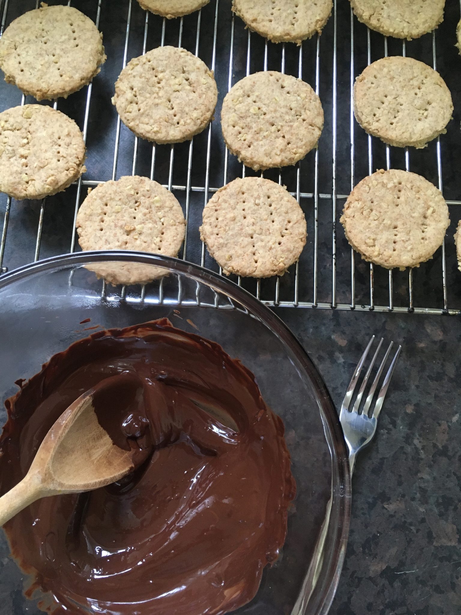Chocolate Digestive Biscuits | British Classic - TheUniCook