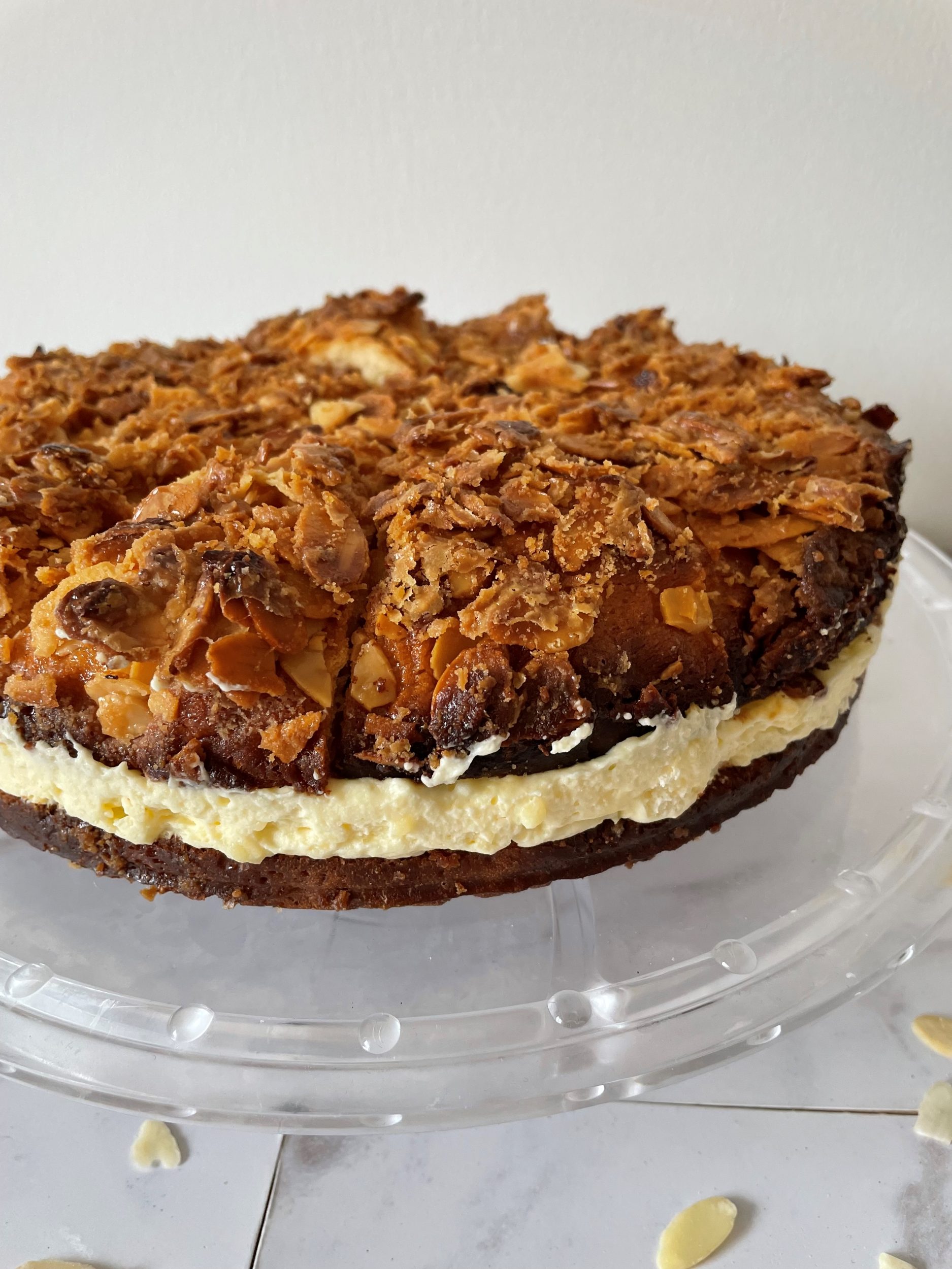 Bienenstich | “Bee Sting” Cake | German Baking Classic - TheUniCook